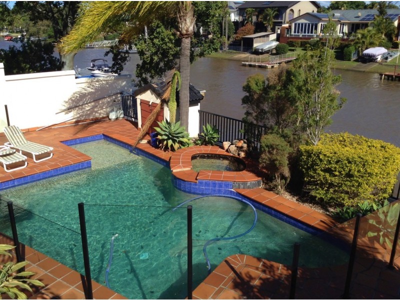 3 Witt Avenue, Carrara QLD 4211