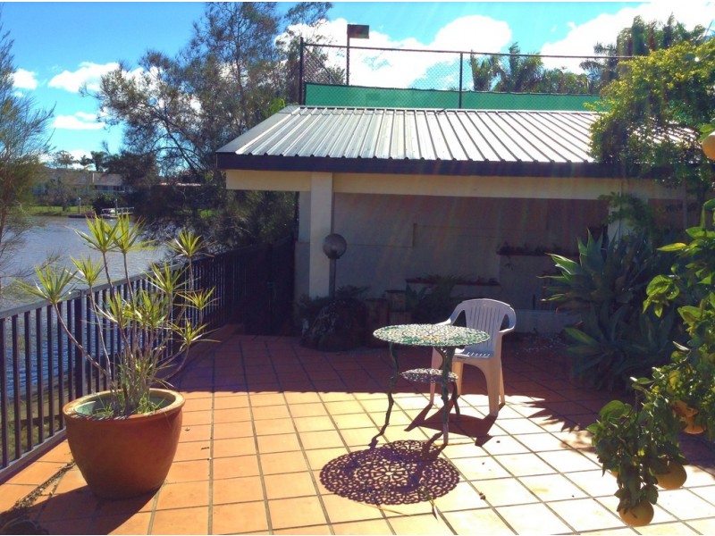 3 Witt Avenue, Carrara QLD 4211