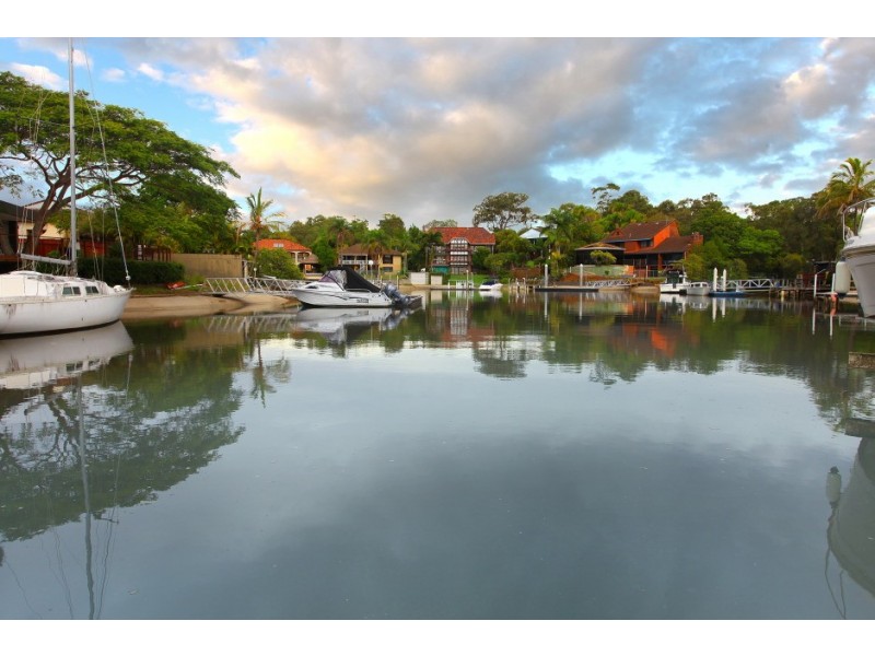 17 Brighton Parade, Southport QLD 4215