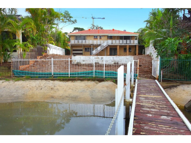 17 Brighton Parade, Southport QLD 4215