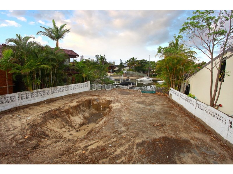 17 Brighton Parade, Southport QLD 4215