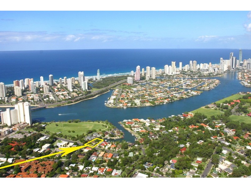 17 Brighton Parade, Southport QLD 4215