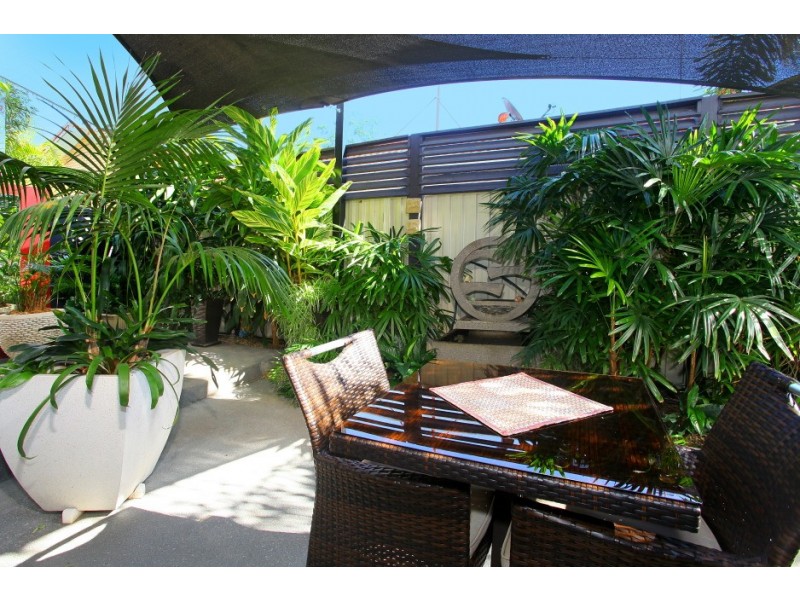 2/21 Wildwood Court, Surfers Paradise QLD 4217