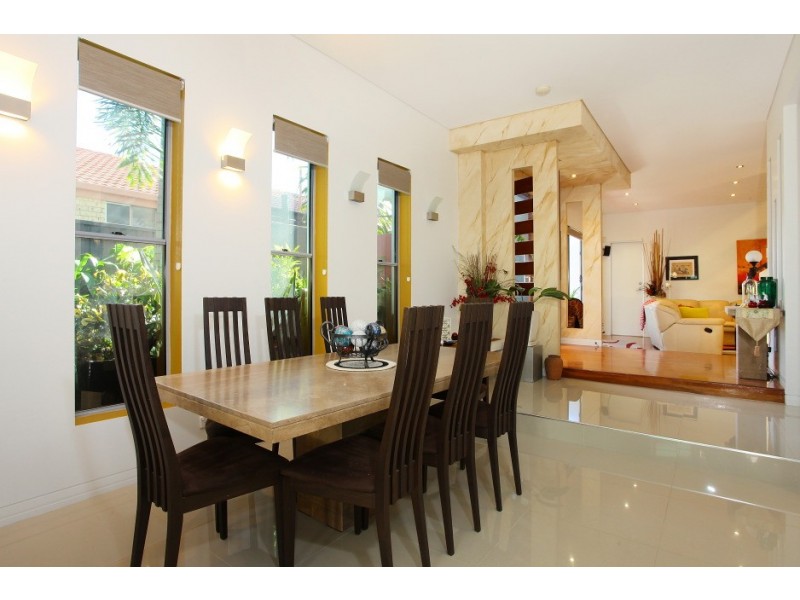 2/21 Wildwood Court, Surfers Paradise QLD 4217