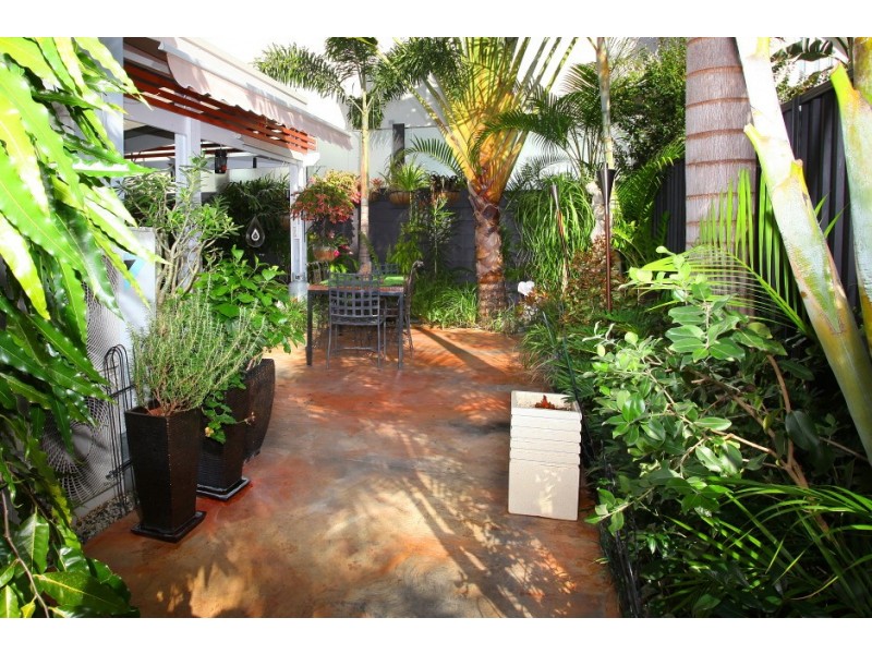 2/21 Wildwood Court, Surfers Paradise QLD 4217