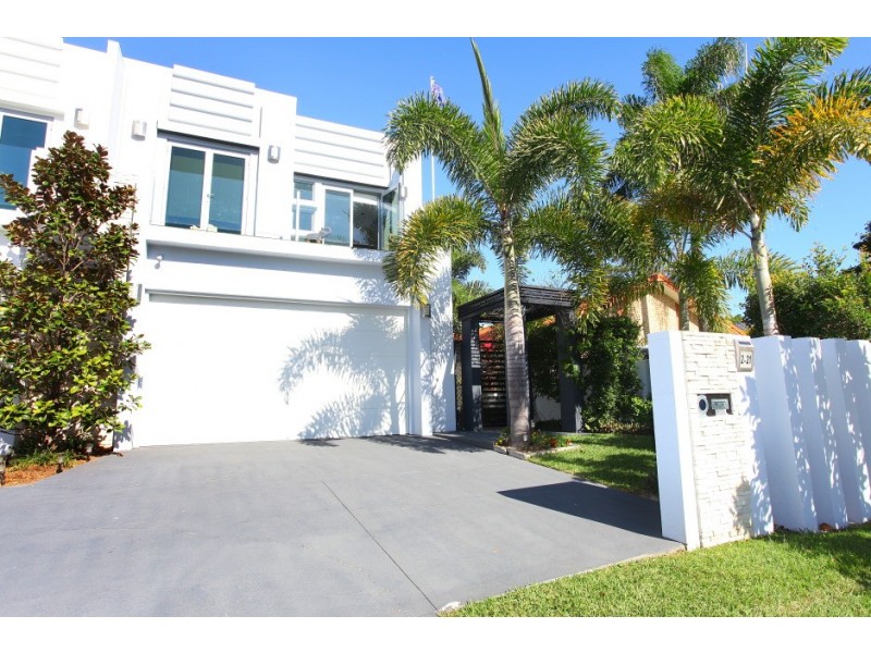 2/21 Wildwood Court, Surfers Paradise QLD 4217