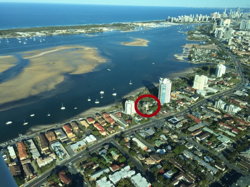 2/240 Marine Parade, Labrador QLD 4215
