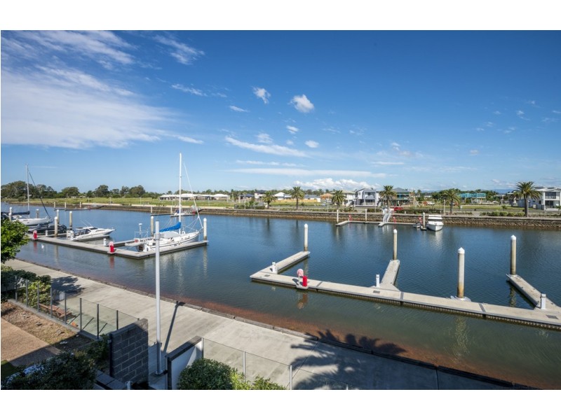 52 Harbour Rise, Hope Island QLD 4212