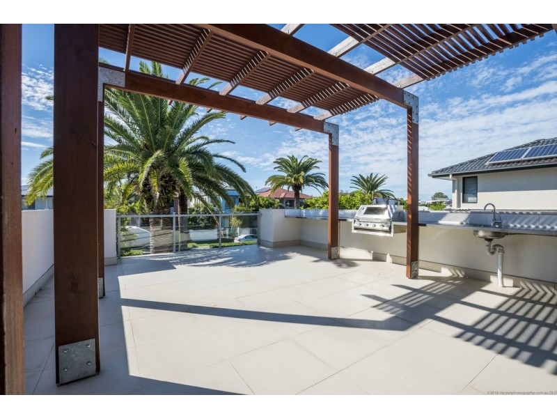 52 Harbour Rise, Hope Island QLD 4212