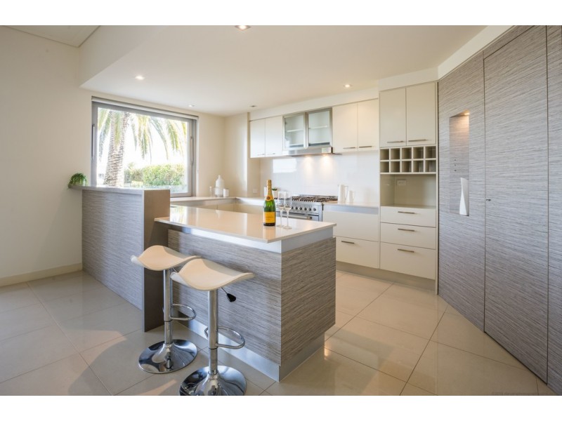 52 Harbour Rise, Hope Island QLD 4212