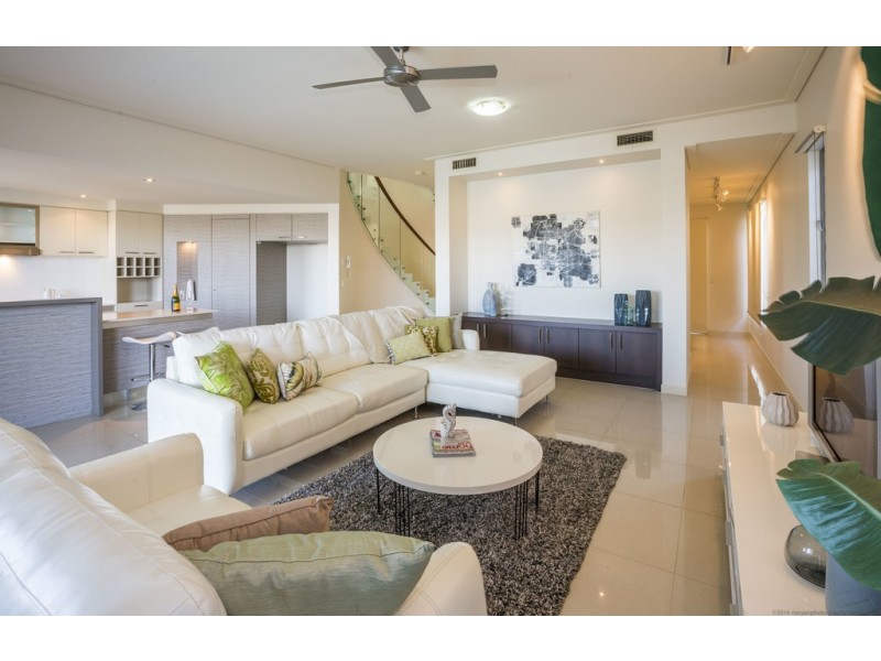 52 Harbour Rise, Hope Island QLD 4212