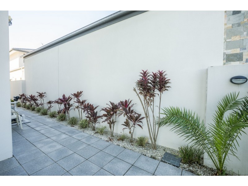 52 Harbour Rise, Hope Island QLD 4212