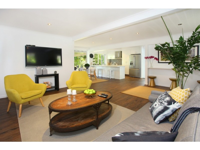 9 Grevillia Ave, Southport QLD 4215