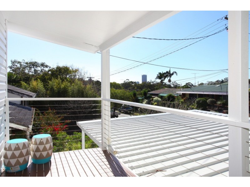 9 Grevillia Ave, Southport QLD 4215