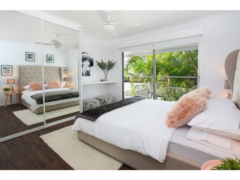 9 Grevillia Ave, Southport QLD 4215