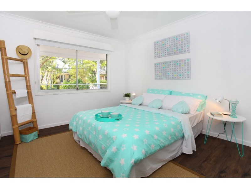 9 Grevillia Ave, Southport QLD 4215