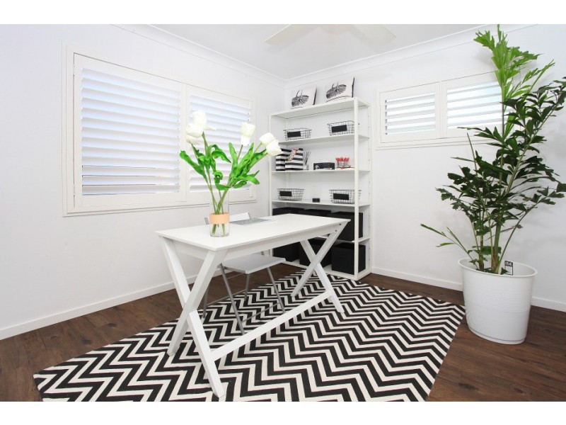 9 Grevillia Ave, Southport QLD 4215