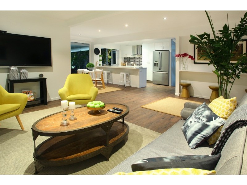 9 Grevillia Ave, Southport QLD 4215