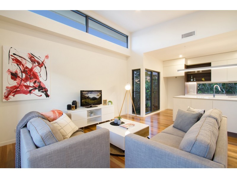 6 Petersen Avenue, Southport QLD 4215