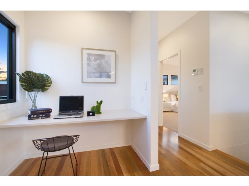 6 Petersen Avenue, Southport QLD 4215