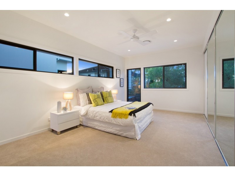 6 Petersen Avenue, Southport QLD 4215