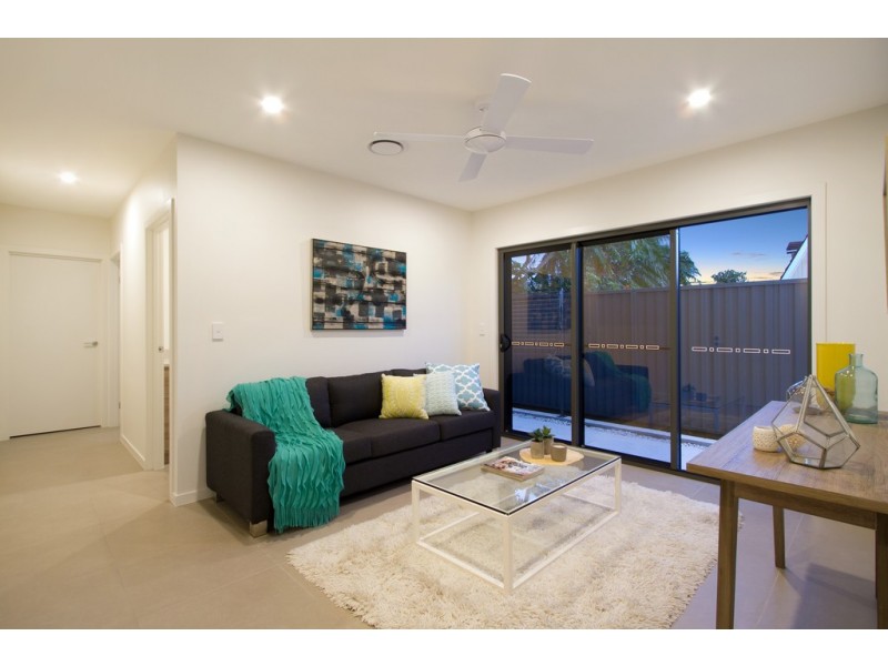 6 Petersen Avenue, Southport QLD 4215