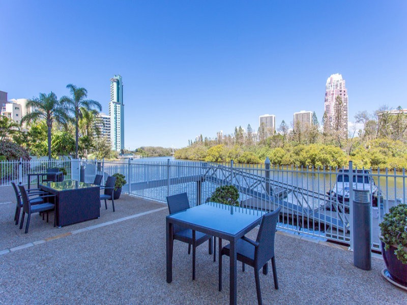 112/1 Serisier Avenue, Main Beach QLD 4217