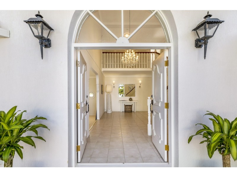 20 Donegal Crescent, Sorrento QLD 4217