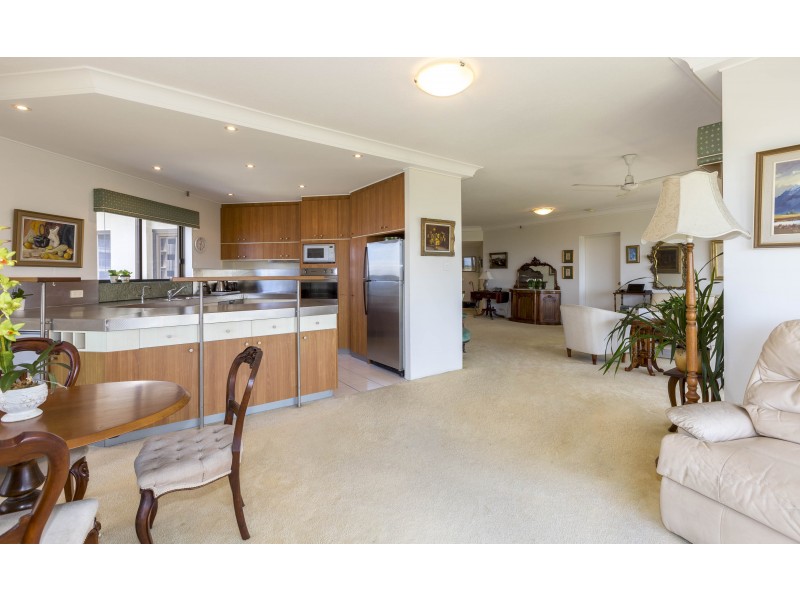 49-2 “Atlantis West” Admiralty Drive, Paradise Waters QLD 4217