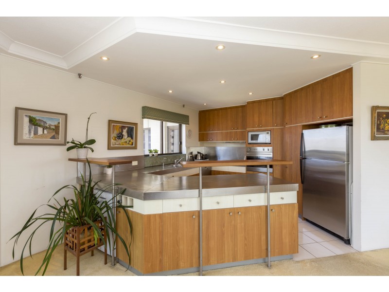 49-2 “Atlantis West” Admiralty Drive, Paradise Waters QLD 4217