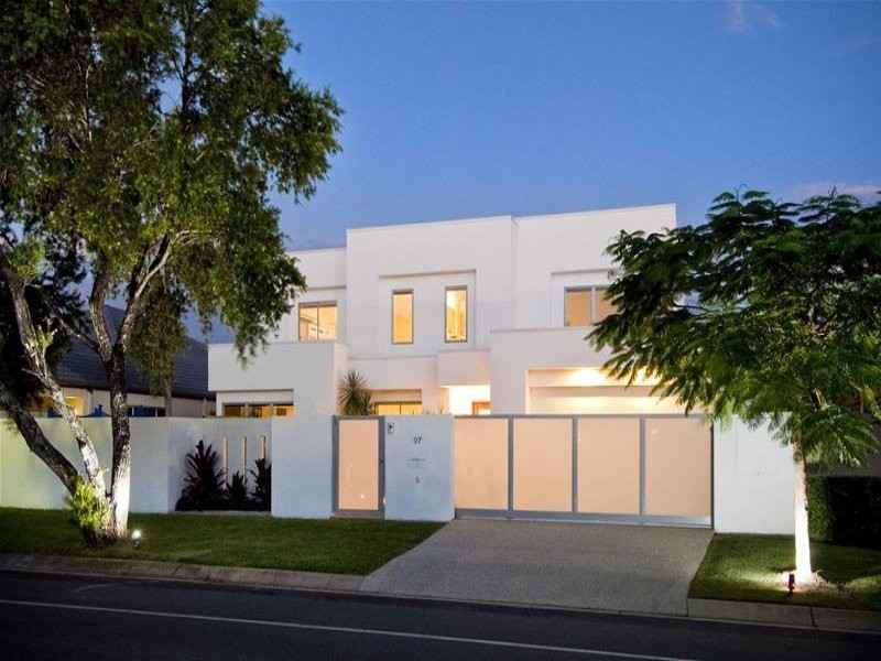 97 Campbell Street, Sorrento QLD 4217