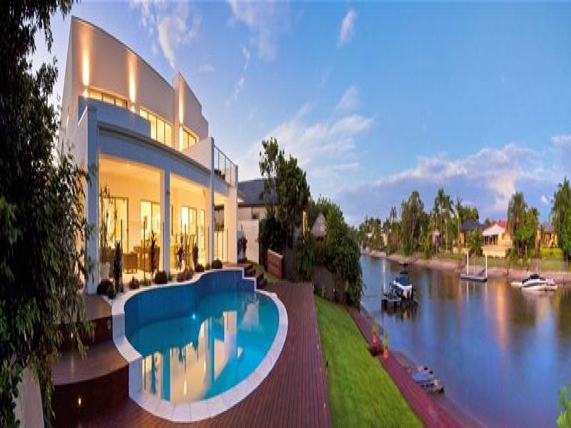 97 Campbell Street, Sorrento QLD 4217