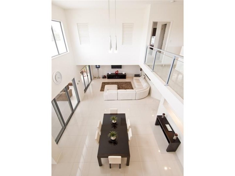 97 Campbell Street, Sorrento QLD 4217