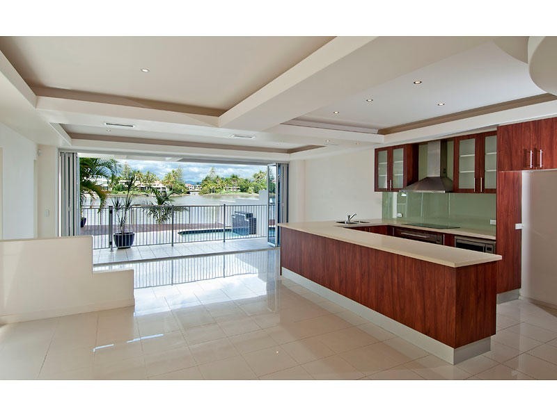 8A Sunset Boulevard, Surfers Paradise QLD 4217