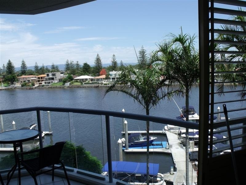 9/2894 ‘The Pinnacle’ Gold Coast Highway, Surfers Paradise QLD 4217