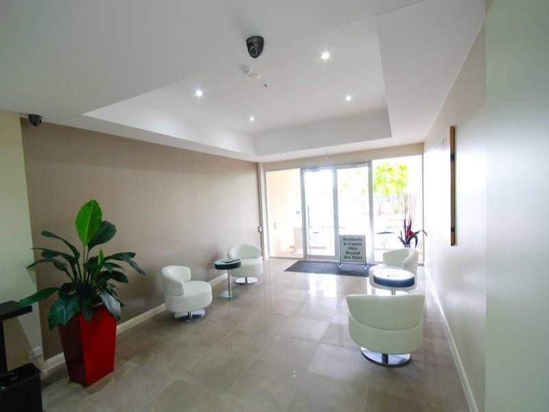 9/2894 ‘The Pinnacle’ Gold Coast Highway, Surfers Paradise QLD 4217