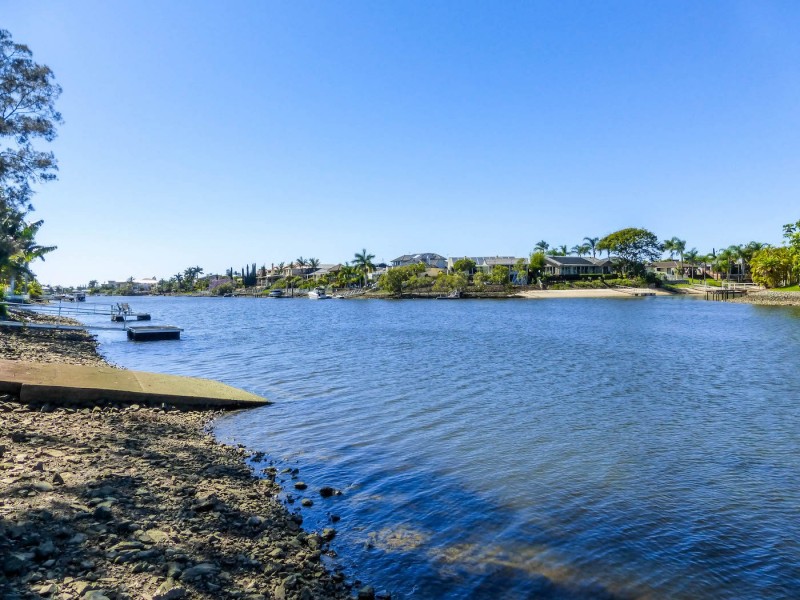 4 De Haviland Avenue,, Benowa QLD 4217