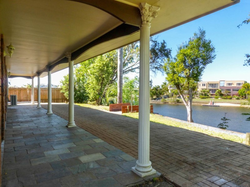 4 De Haviland Avenue,, Benowa QLD 4217