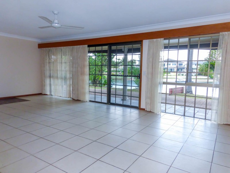 4 De Haviland Avenue,, Benowa QLD 4217