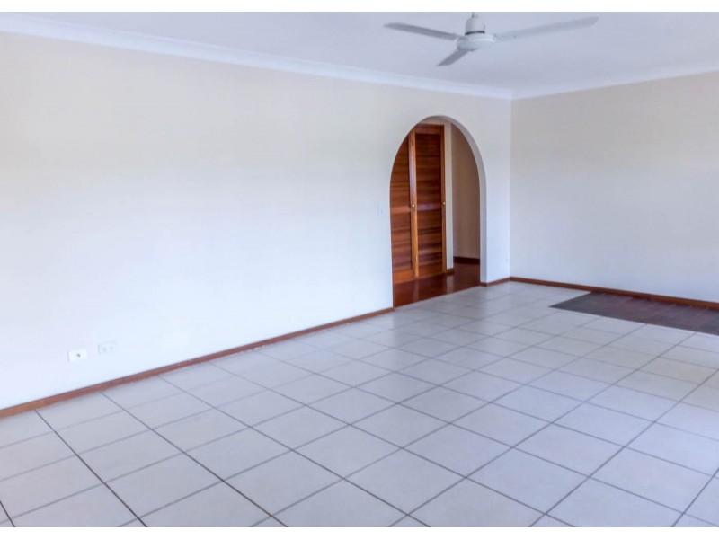 4 De Haviland Avenue,, Benowa QLD 4217