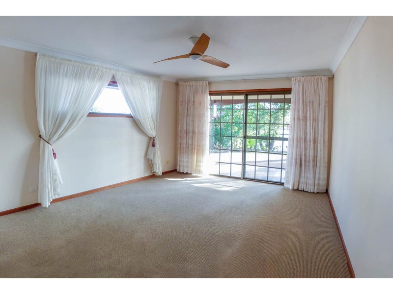 4 De Haviland Avenue,, Benowa QLD 4217