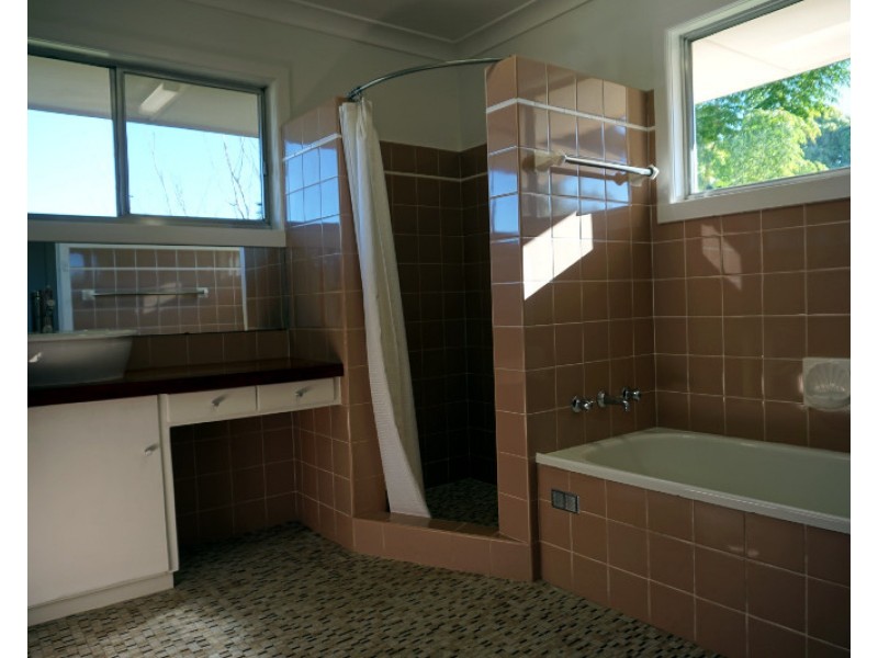 2 Loxton Avenue, Grafton NSW 2460