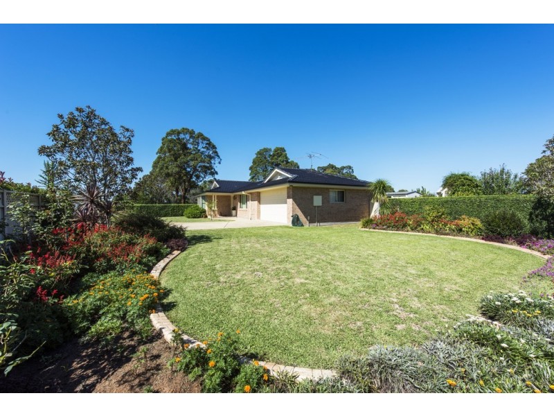 6 Labrador Close, Junction Hill NSW 2460
