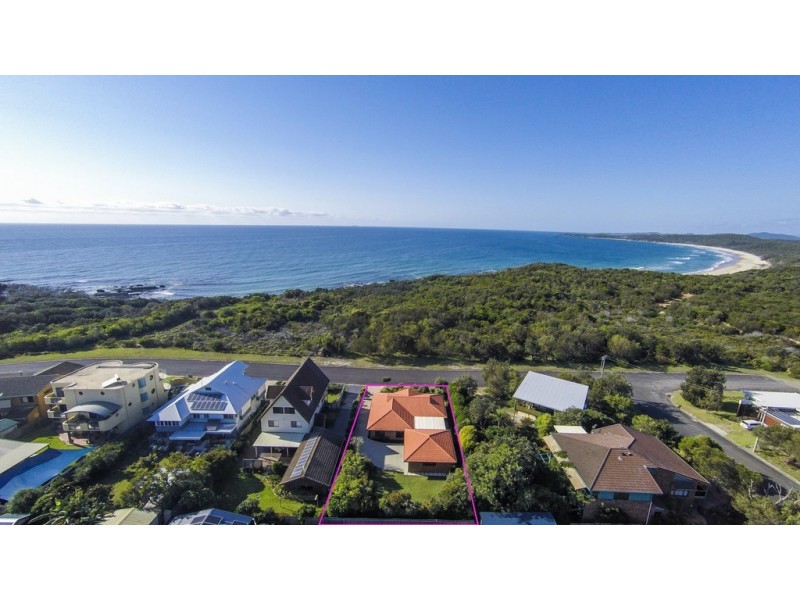 1 Grevillia Parade, Minnie Water NSW 2462