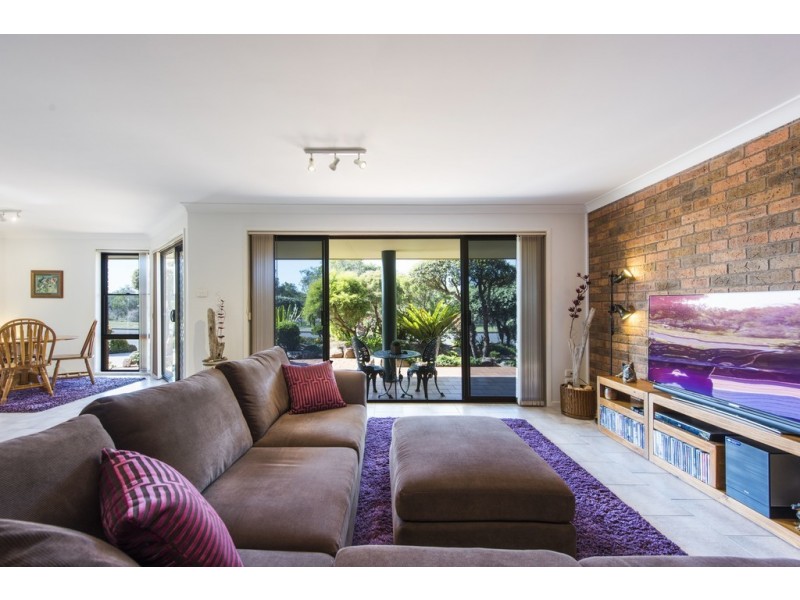 1 Grevillia Parade, Minnie Water NSW 2462