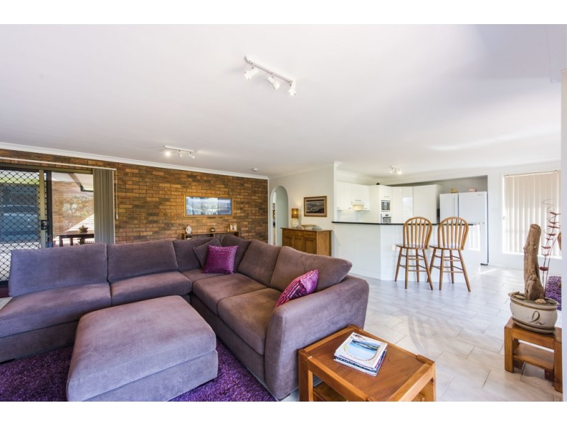 1 Grevillia Parade, Minnie Water NSW 2462