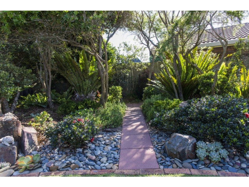 1 Grevillia Parade, Minnie Water NSW 2462