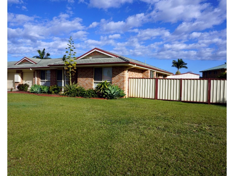 2/6 Lake Edgecombe Close, Junction Hill NSW 2460