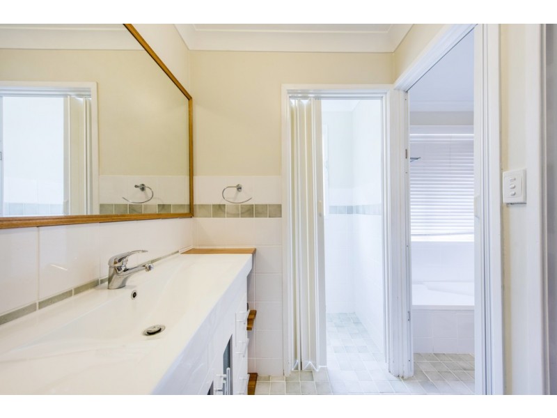 4 LAKKARI STREET, Coutts Crossing NSW 2460