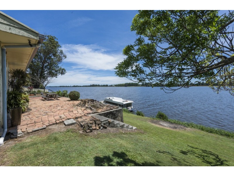 1061 Pacific Highway, Ulmarra NSW 2462